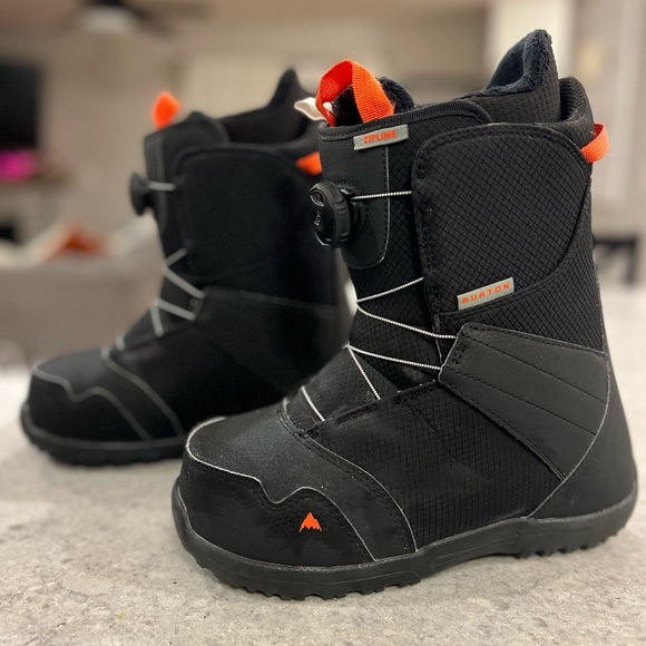 Burton  Snowboard Boots with BOA System youth size 6 - Picture 2 of 5